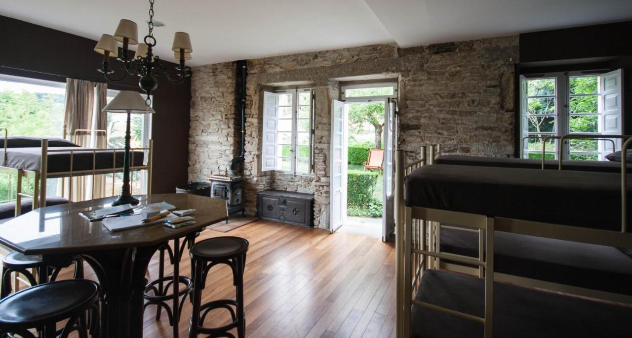 بيت شباب Casa Peltre ساريا المظهر الخارجي الصورة
